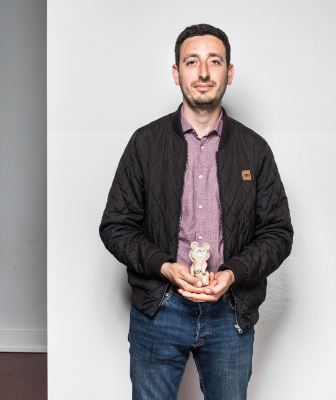 Das Maskottchen der Olympischen Spiele von 1980, das Igor Zunik von seiner Großmutter bekommen hat. Foto: Stephan Pramme,
                    Jüdisches Museum Berlin